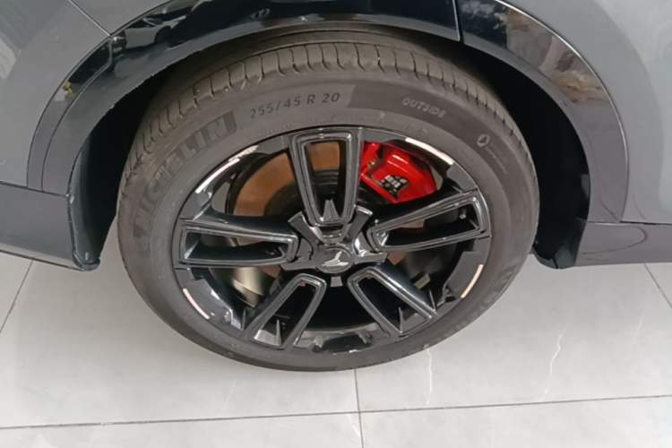 Used VOYAH FREE 2025 318 259 km All-Wheel-Drive Exploration Edition Right Rear Wheel Hub
