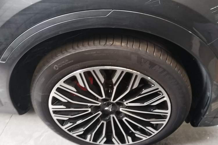Used VOYAH FREE 2025 Model FREE+ Rear-Drive Qiankun Edition Right Rear Wheel Hub