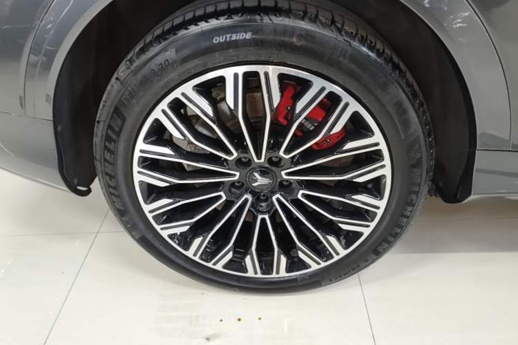 Used VOYAH FREE 2025 Model FREE+ Rear-Drive Qiankun Edition Right Rear Wheel Hub