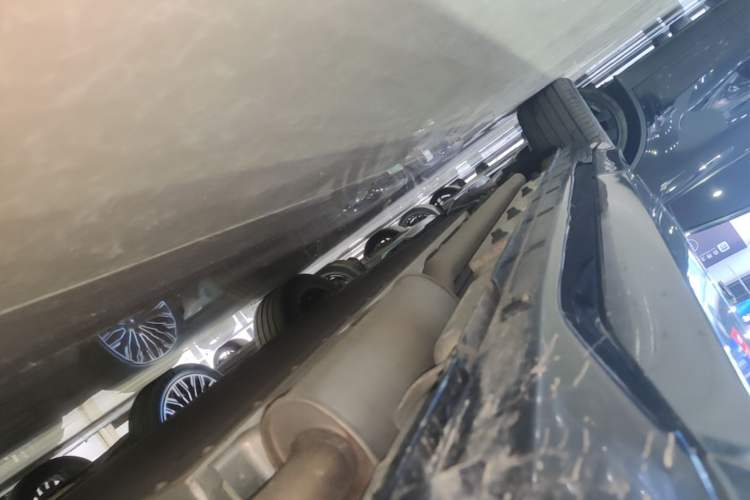 Used VOYAH FREE 2025 Model FREE+ Rear-Drive Qiankun Edition Right Side Sill