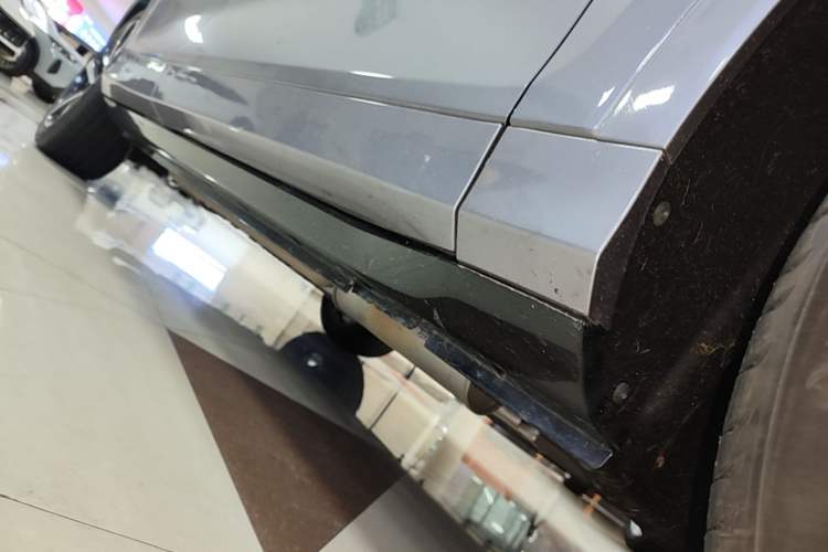 Used VOYAH FREE 2025 Model FREE+ Rear-Drive Qiankun Edition Right Side Sill