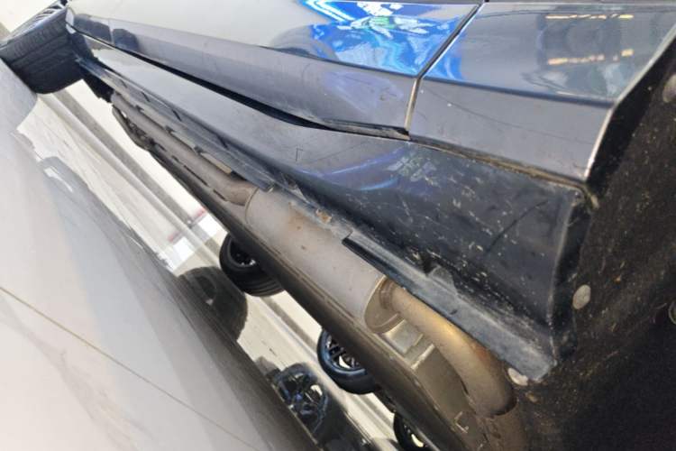 Used VOYAH FREE 2025 Model FREE+ Four-Wheel-Drive Qiankun Edition Right Side Sill