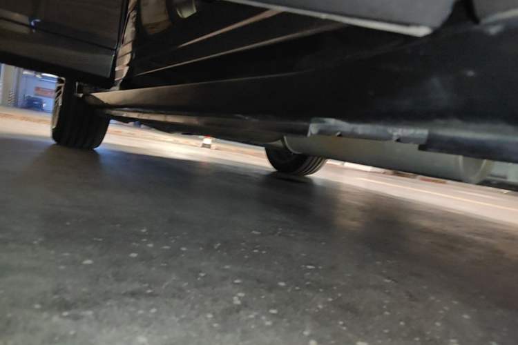 Used VOYAH FREE 2025 Model FREE+ Four-Wheel-Drive Qiankun Edition Right Side Sill
