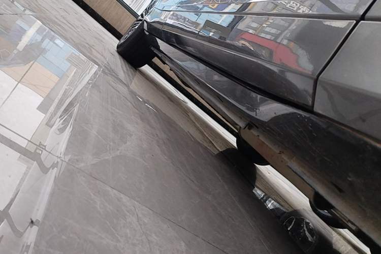Used VOYAH FREE 2025 Model FREE+ Four-Wheel-Drive Qiankun Edition Right Side Sill