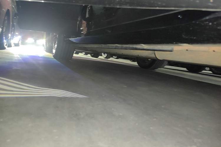 Used VOYAH FREE 2025 Model FREE+ Rear-Drive Qiankun Edition Right Side Sill