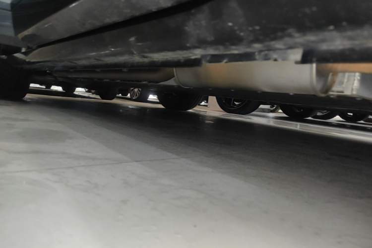 Used VOYAH FREE 2025 Model FREE+ Four-Wheel-Drive Qiankun Edition Right Side Sill