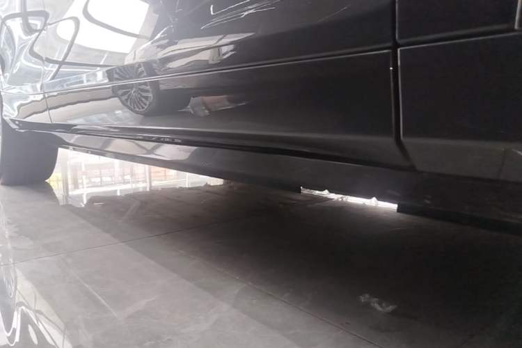 Used VOYAH FREE 2025 Model FREE+ Rear-Drive Qiankun Edition Right Side Sill
