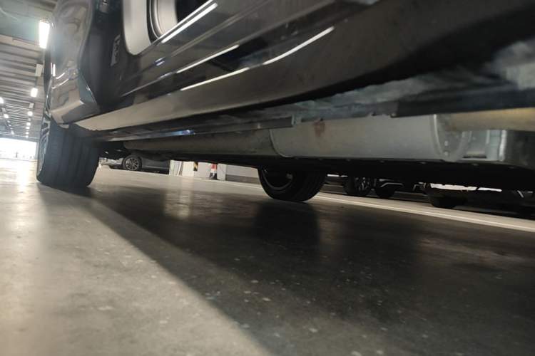 Used VOYAH FREE 2025 Model FREE+ Four-Wheel-Drive Qiankun Edition Right Side Sill