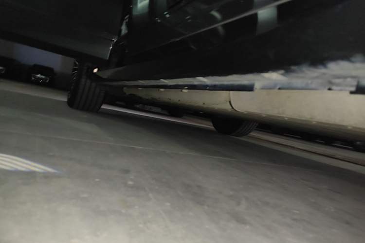 Used VOYAH FREE 2025 Model FREE+ Rear-Drive Qiankun Edition Right Side Sill