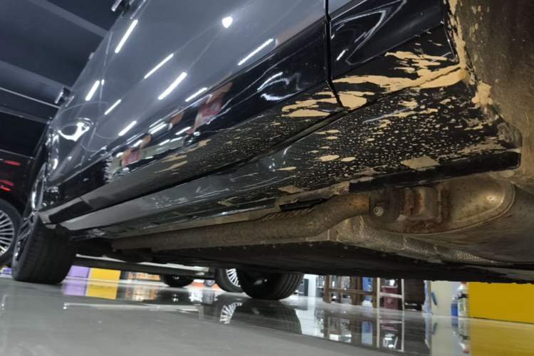 Used VOYAH FREE 2025 318 318 km Rear-Drive Touring Edition Right Side Sill