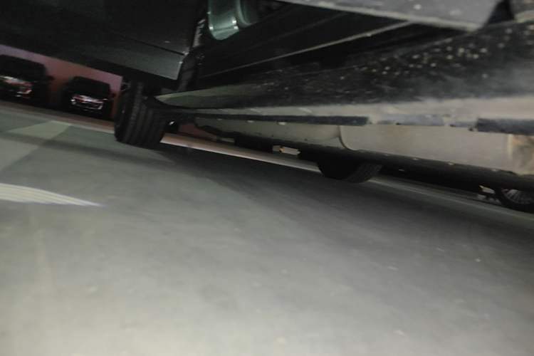 Used VOYAH FREE 2025 Model FREE+ Four-Wheel-Drive Qiankun Edition Right Side Sill