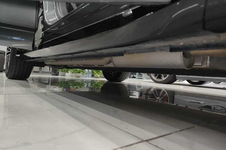 Used VOYAH FREE 2025 Model FREE+ Rear-Drive Qiankun Edition Right Side Sill
