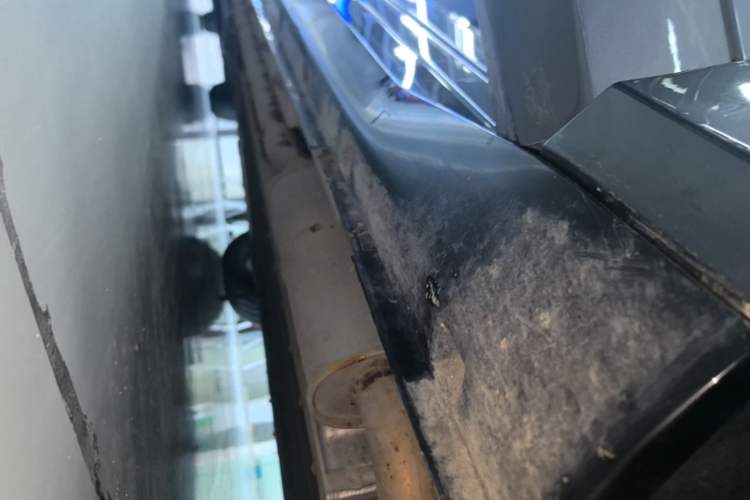 Used VOYAH FREE 2025 Model FREE+ Four-Wheel-Drive Qiankun Edition Right Side Sill