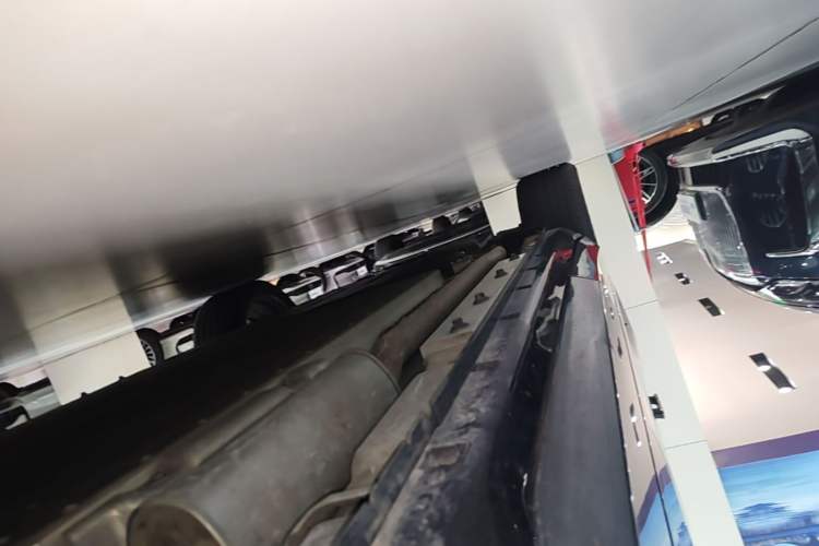 Used VOYAH FREE 2025 Model FREE+ Four-Wheel-Drive Qiankun Edition Right Side Sill