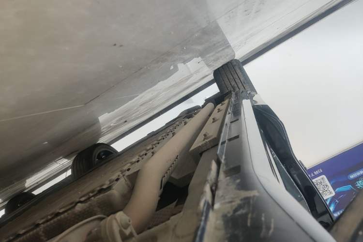 Used VOYAH FREE 2025 318 318 km Rear-Drive Touring Edition Right Side Sill