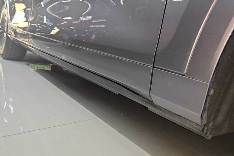 Used VOYAH FREE 2025 Model FREE+ Four-Wheel-Drive Qiankun Edition Right Side Sill