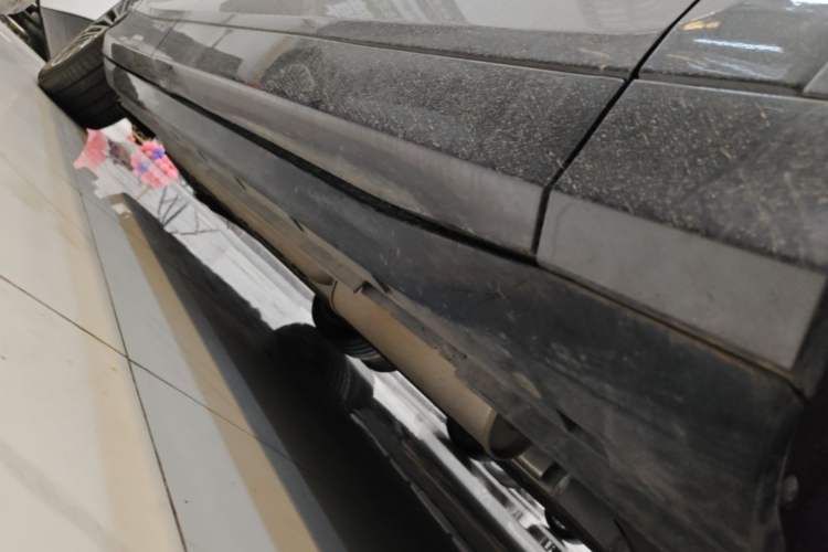 Used VOYAH FREE 2025 Model FREE+ Four-Wheel-Drive Qiankun Edition Right Side Sill
