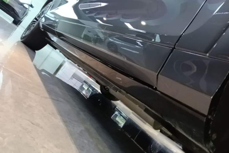 Used VOYAH FREE 2025 Model FREE+ Rear-Drive Qiankun Edition Right Side Sill