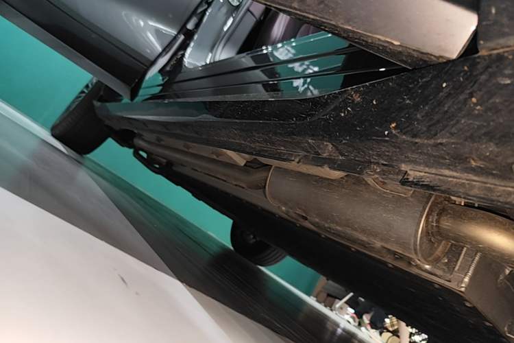 Used VOYAH FREE 2025 Model FREE+ Four-Wheel-Drive Qiankun Edition Right Side Sill