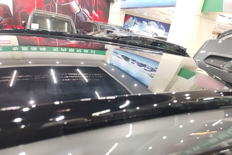Used VOYAH FREE 2025 Model FREE+ Four-Wheel-Drive Qiankun Edition Roof