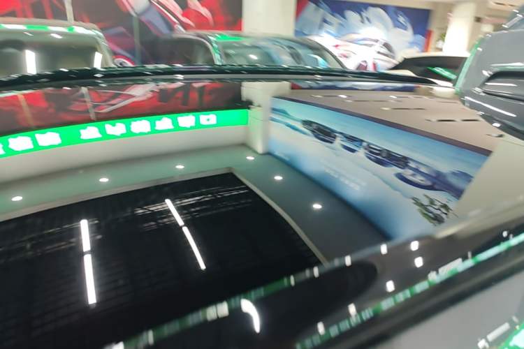Used VOYAH FREE 2025 Model FREE+ Four-Wheel-Drive Qiankun Edition Roof