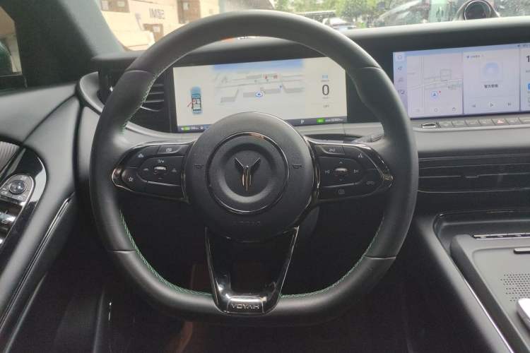 Used VOYAH FREE 2025 318 259 km All-Wheel-Drive Exploration Edition Steering Wheel