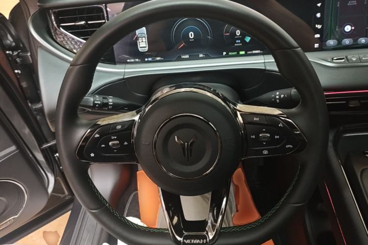 Used VOYAH FREE 2025 318 259 km All-Wheel-Drive Exploration Edition Steering Wheel