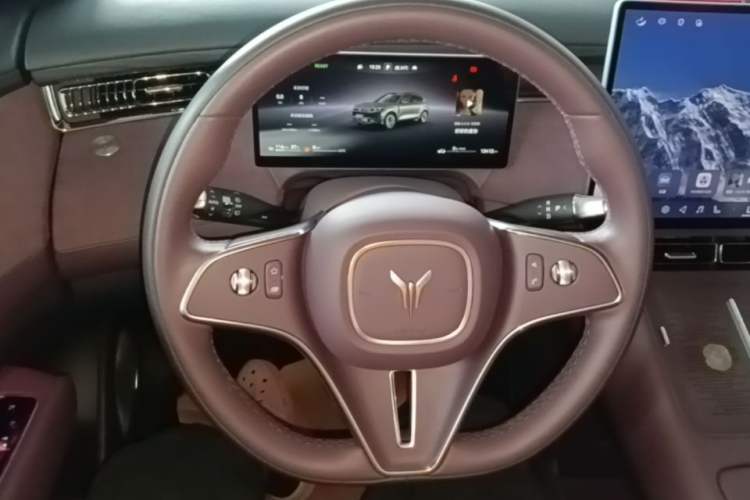 Used VOYAH FREE 2025 Model FREE+ Rear-Drive Qiankun Edition Steering Wheel