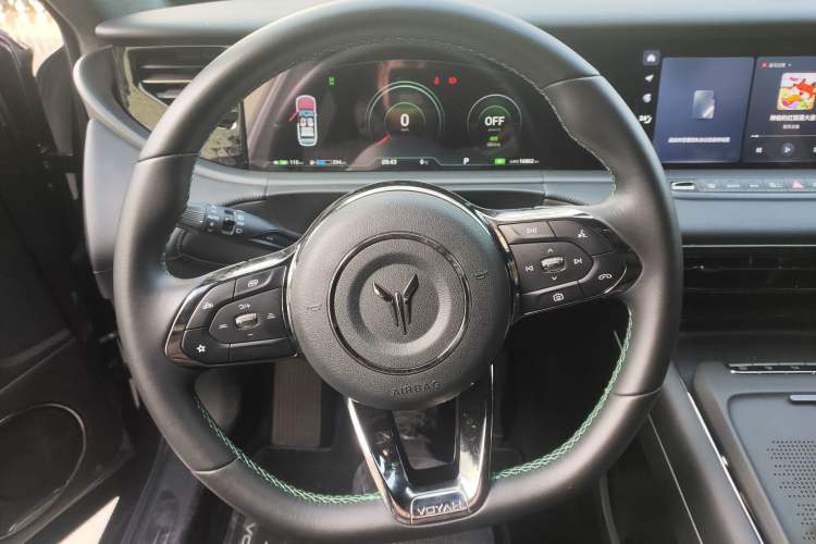 Used VOYAH FREE 2025 318 259 km All-Wheel-Drive Exploration Edition Steering Wheel