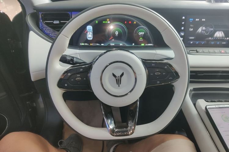Used VOYAH FREE 2025 318 318 km Rear-Drive Touring Edition Steering Wheel
