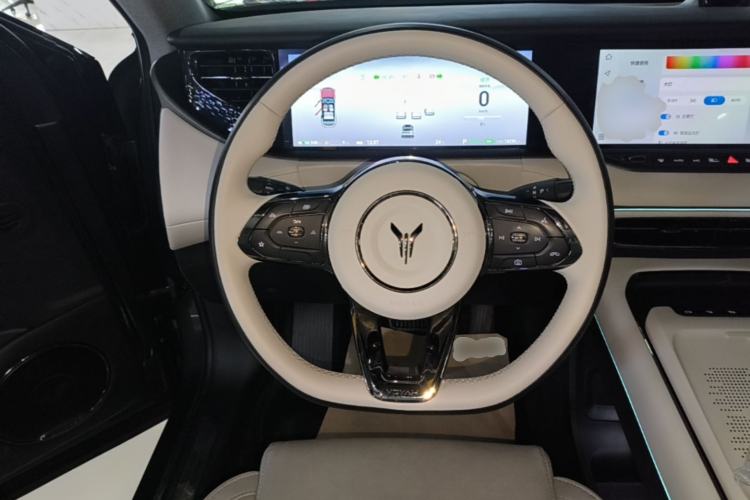 Used VOYAH FREE 2025 318 318 km Rear-Drive Touring Edition Steering Wheel