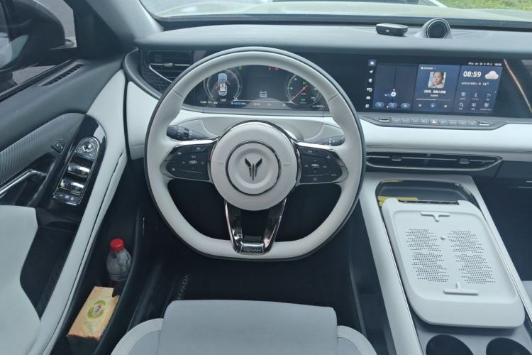 Used VOYAH FREE 2025 318 259 km All-Wheel-Drive Exploration Edition Steering Wheel