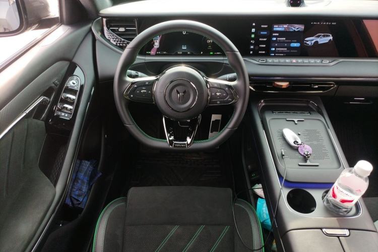 Used VOYAH FREE 2025 318 259 km All-Wheel-Drive Exploration Edition Steering Wheel