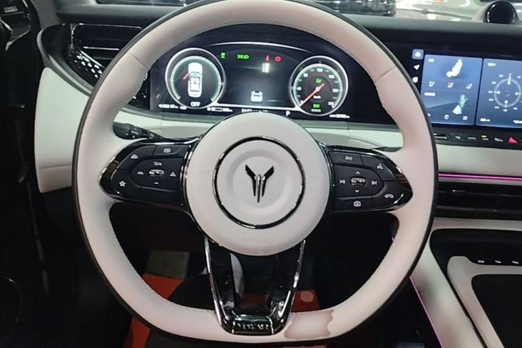 Used VOYAH FREE 2025 318 259 km All-Wheel-Drive Exploration Edition Steering Wheel