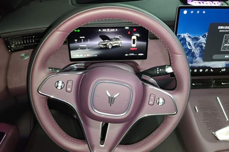 Used VOYAH FREE 2025 Model FREE+ Four-Wheel-Drive Qiankun Edition Steering Wheel