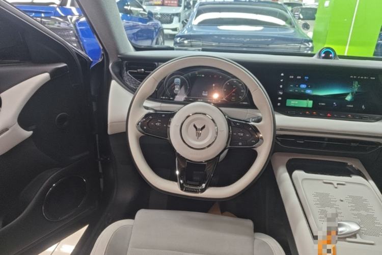 Used VOYAH FREE 2025 318 259 km All-Wheel-Drive Exploration Edition Steering Wheel