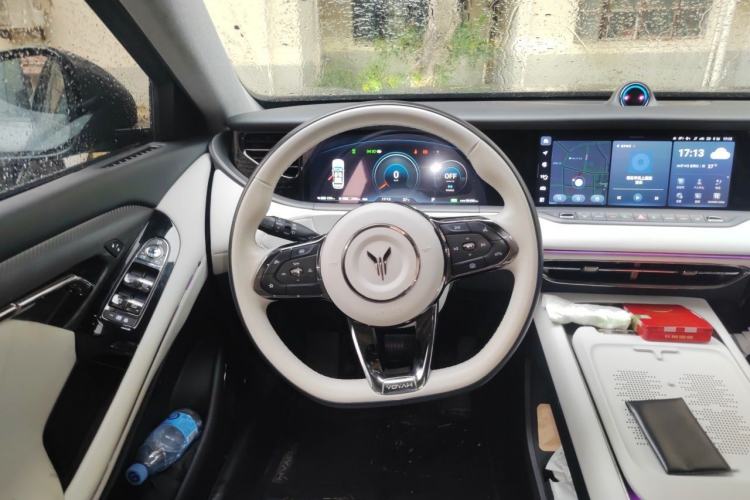 Used VOYAH FREE 2025 318 259 km All-Wheel-Drive Exploration Edition Steering Wheel