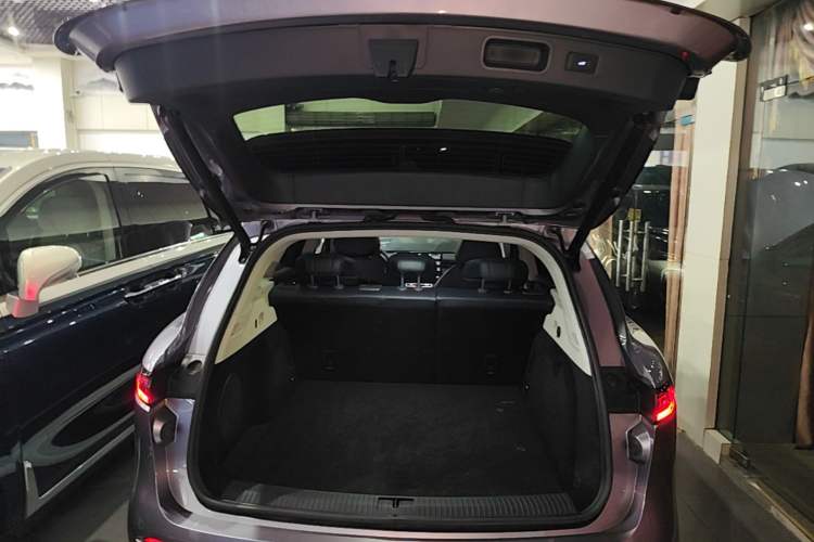 Used VOYAH FREE 2025 Model FREE+ Four-Wheel-Drive Qiankun Edition Trunk