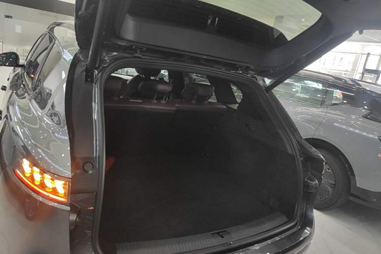 Used VOYAH FREE 2025 Model FREE+ Four-Wheel-Drive Qiankun Edition Trunk