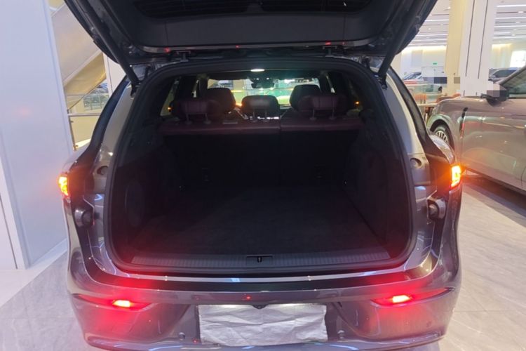 Used VOYAH FREE 2025 Model FREE+ Four-Wheel-Drive Qiankun Edition Trunk