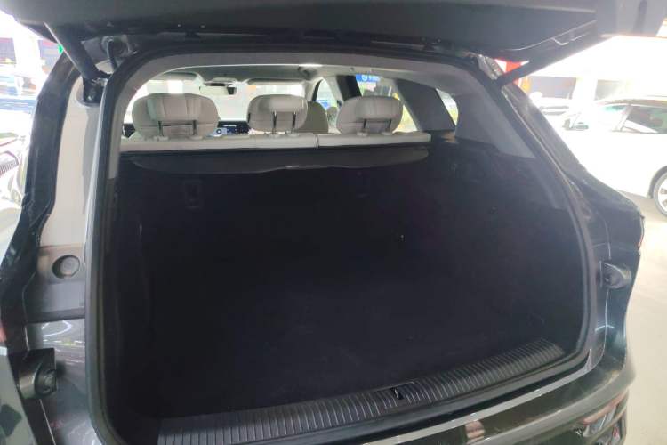 Used VOYAH FREE 2025 318 318 km Rear-Drive Touring Edition Trunk