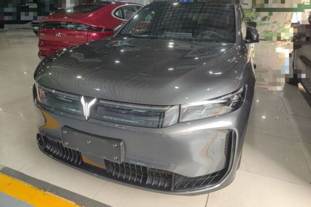 Używany VOYAH FREE 2025 Model FREE+ Four-Wheel-Drive Qiankun Edition