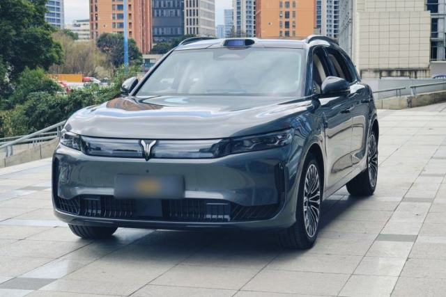 Used VOYAH FREE 2025 Model FREE+ Four-Wheel-Drive Qiankun Edition