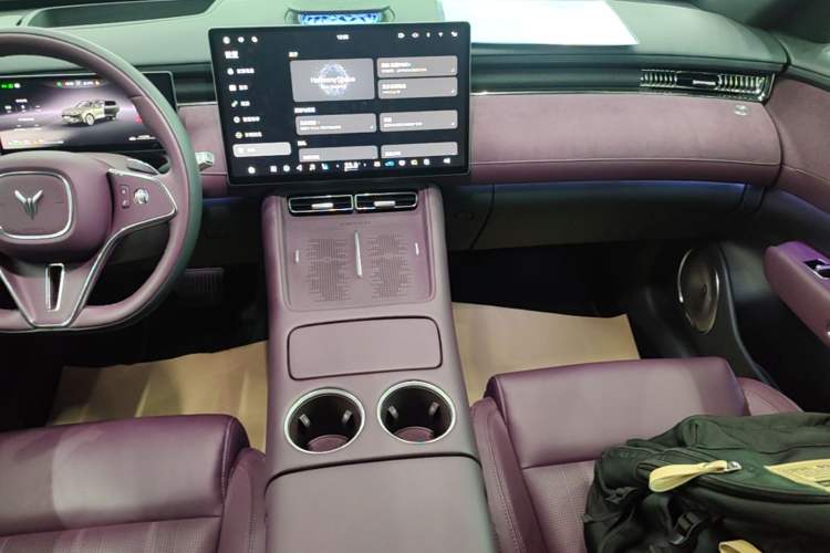 Used VOYAH FREE 2025 Model FREE+ Four-Wheel-Drive Qiankun Edition Audio And AC Panel
