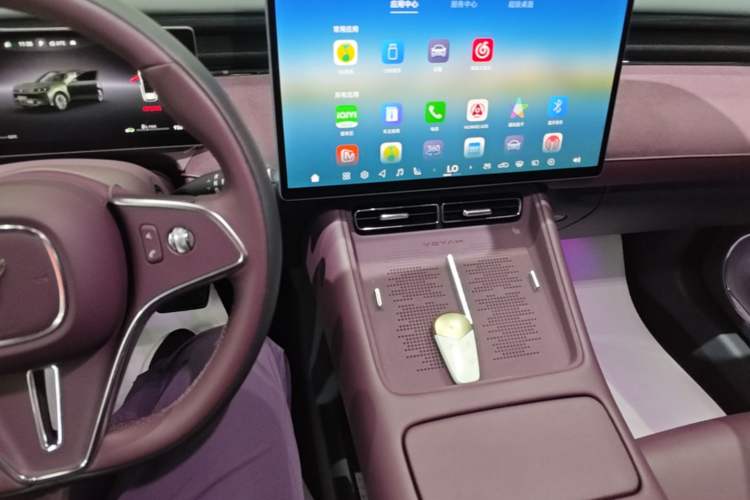 Used VOYAH FREE 2025 Model FREE+ Rear-Drive Qiankun Edition Audio And AC Panel
