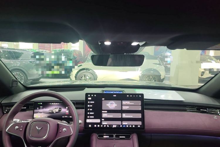 Used VOYAH FREE 2025 Model FREE+ Four-Wheel-Drive Qiankun Edition Center Console