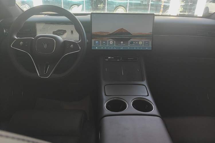 Used VOYAH FREE 2025 Model FREE+ Rear-Drive Qiankun Edition Center Console
