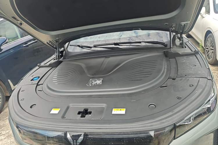 Used VOYAH FREE 2025 Model FREE+ Rear-Drive Qiankun Edition Engine Bay