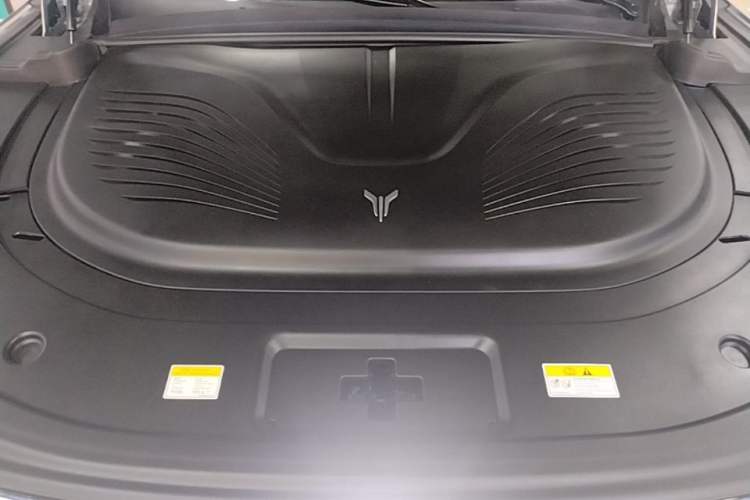 Used VOYAH FREE 2025 Model FREE+ Rear-Drive Qiankun Edition Engine Bay