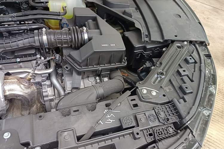 Used VOYAH FREE 2025 Model FREE+ Rear-Drive Qiankun Edition Engine Bay Left
